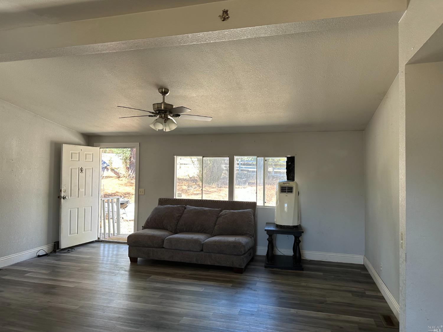 Photo of 3000 Hopi Trl in Clearlake Oaks, CA