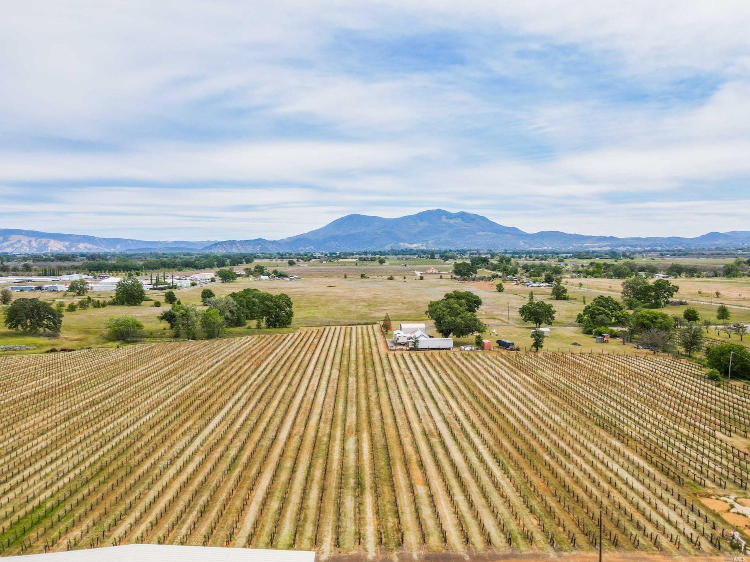 Photo of 550 Voigt Rd in Lakeport, CA