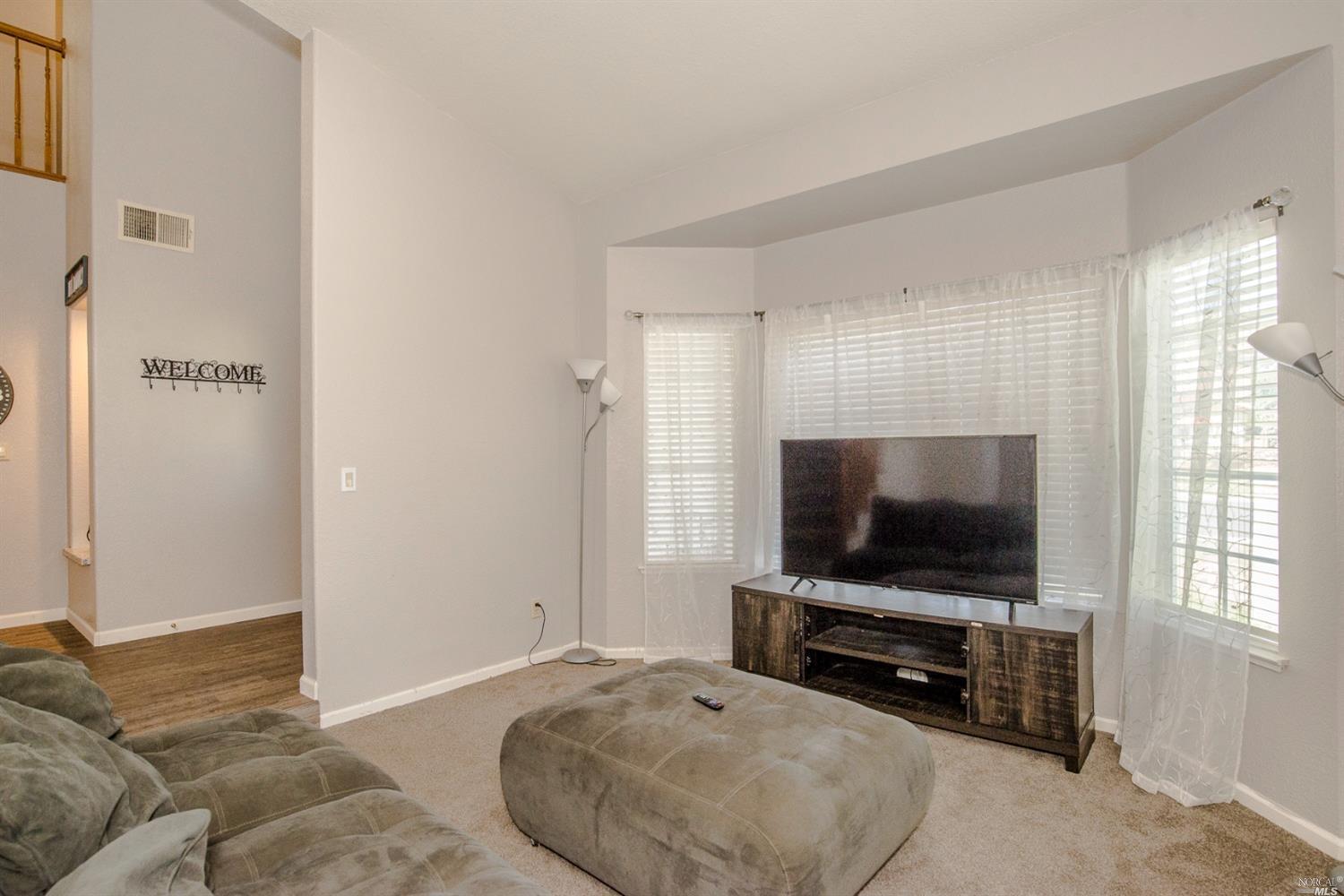 Silver Eagle Way, Vacaville, California image 9