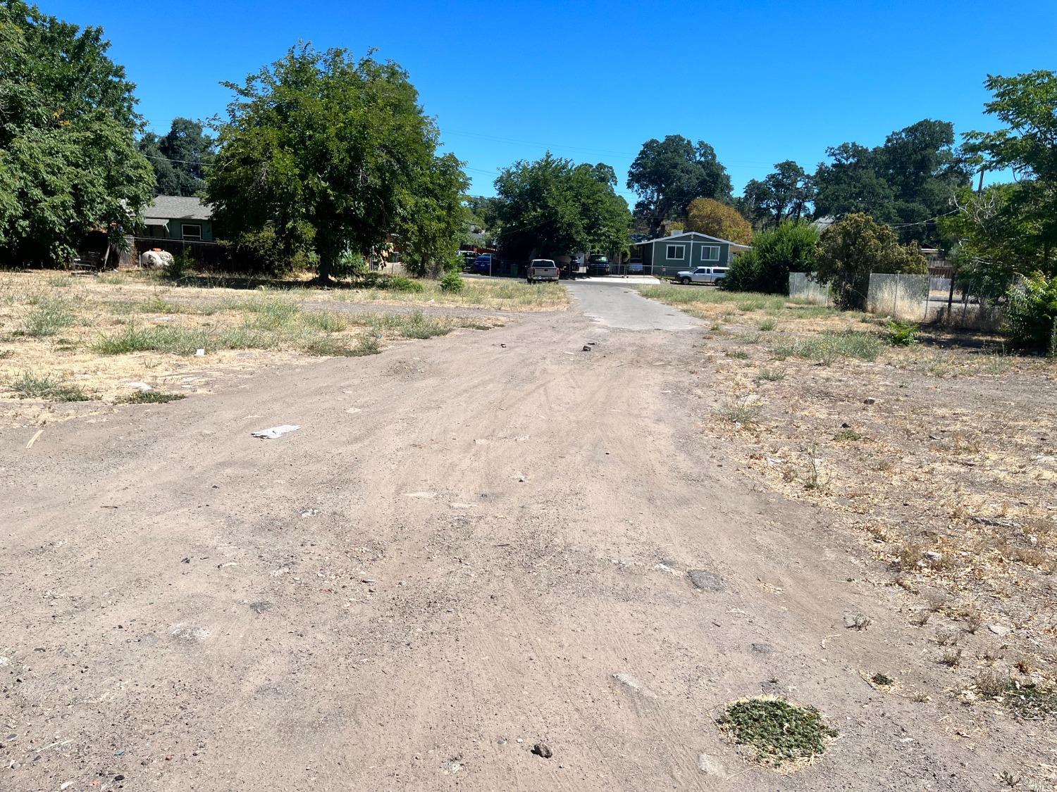 Photo of 14530 Lakeshore Dr in Clearlake, CA