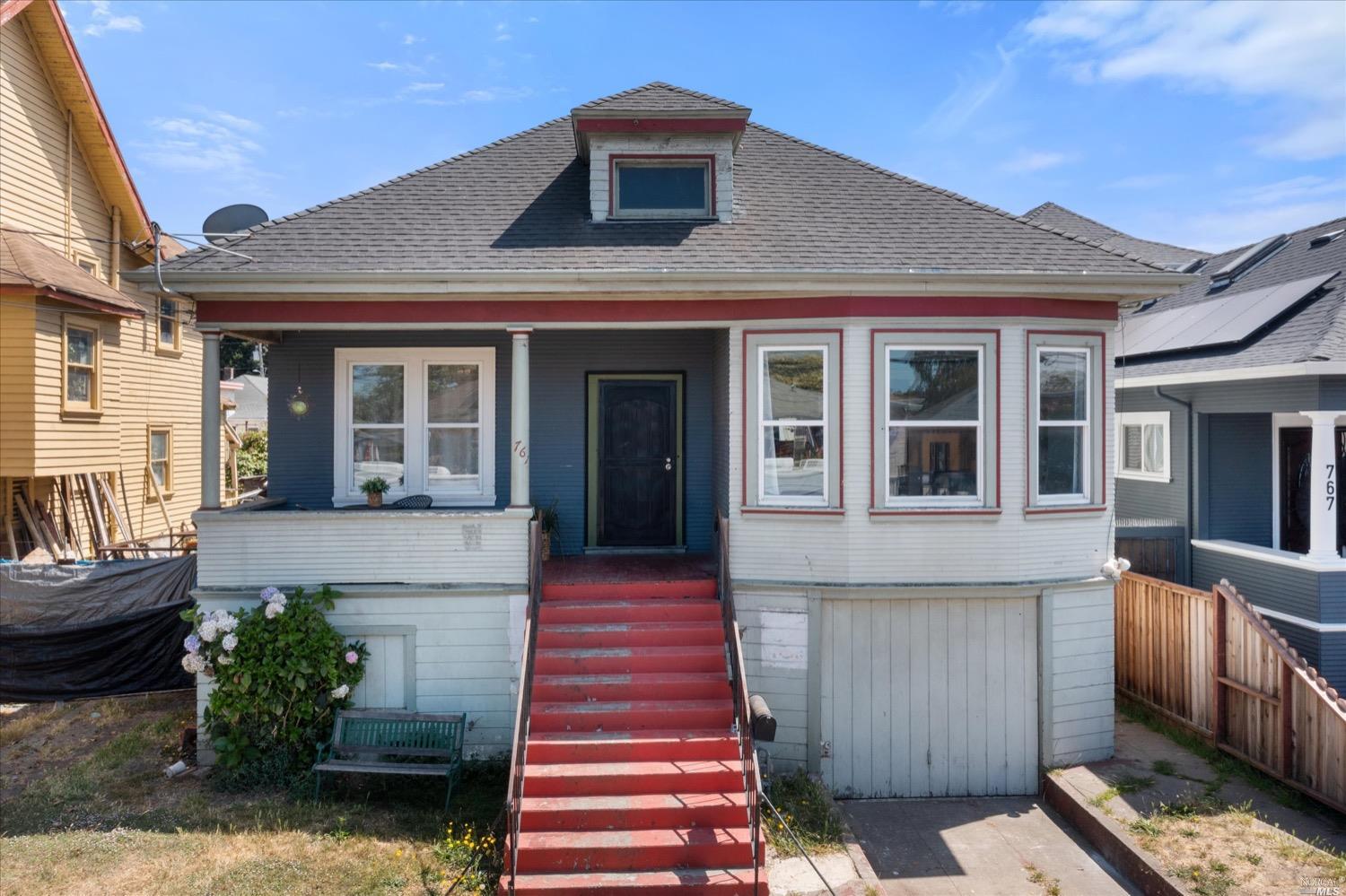 Photo of 761 54th St in Oakland, CA