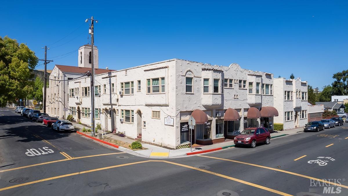 Photo of 1230 Pine St in Martinez, CA