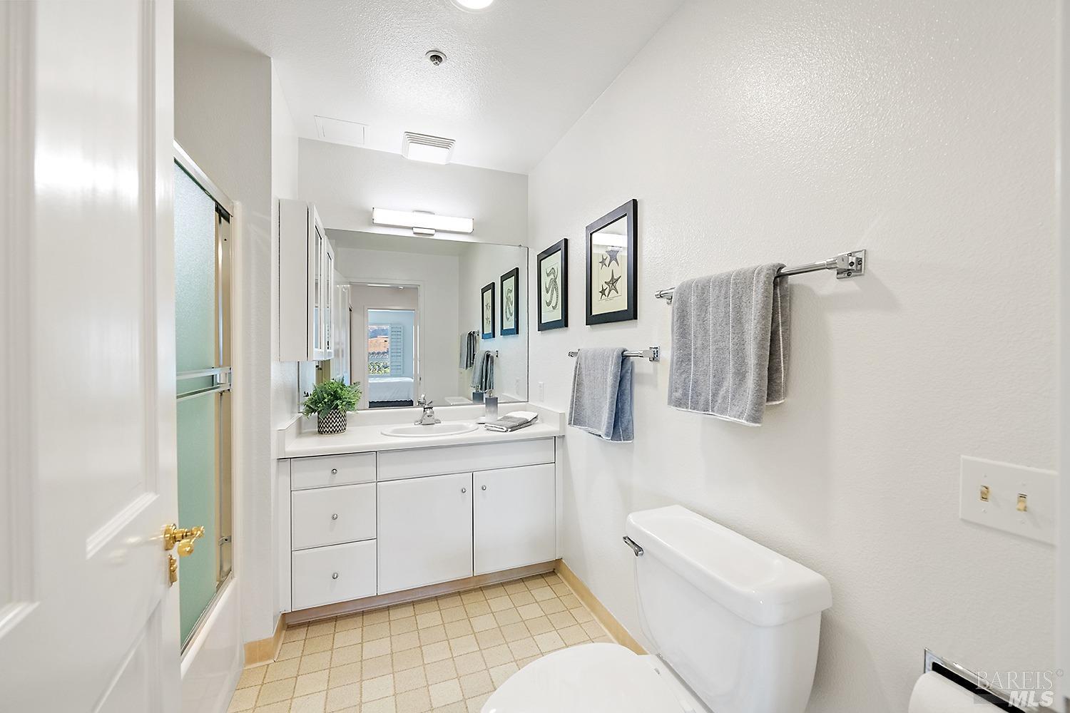 Detail Gallery Image 15 of 28 For 100 Thorndale Dr #338,  San Rafael,  CA 94903 - 1 Beds | 1 Baths