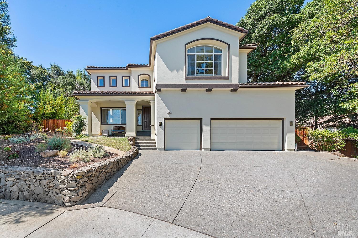 Photo of 165 Yulupa Cir in Santa Rosa, CA