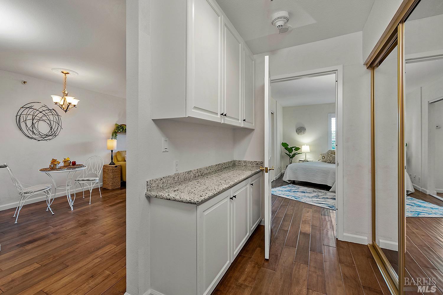 Detail Gallery Image 16 of 31 For 100 Thorndale Dr #146,  San Rafael,  CA 94903 - 1 Beds | 1 Baths