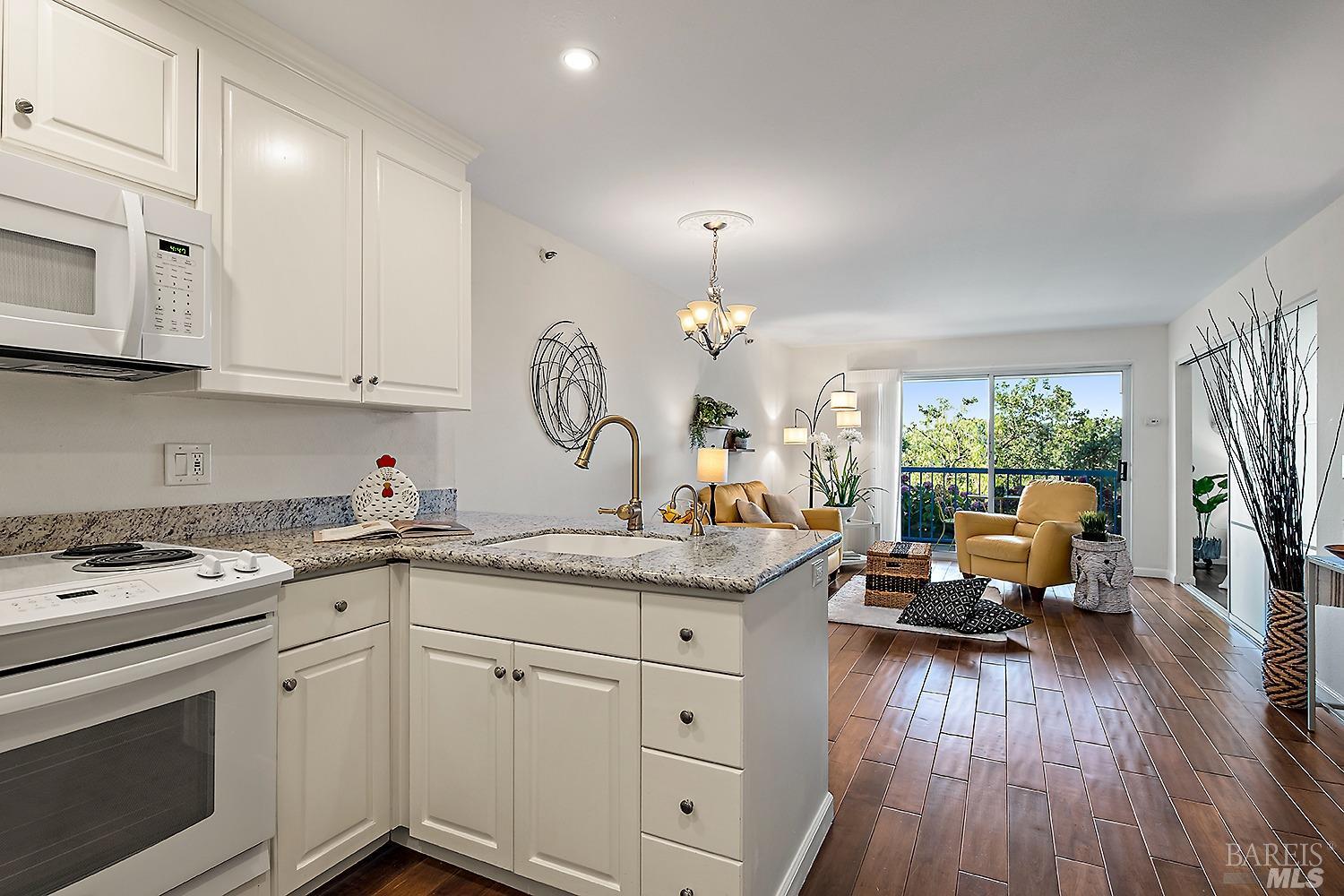 Detail Gallery Image 2 of 31 For 100 Thorndale Dr #146,  San Rafael,  CA 94903 - 1 Beds | 1 Baths