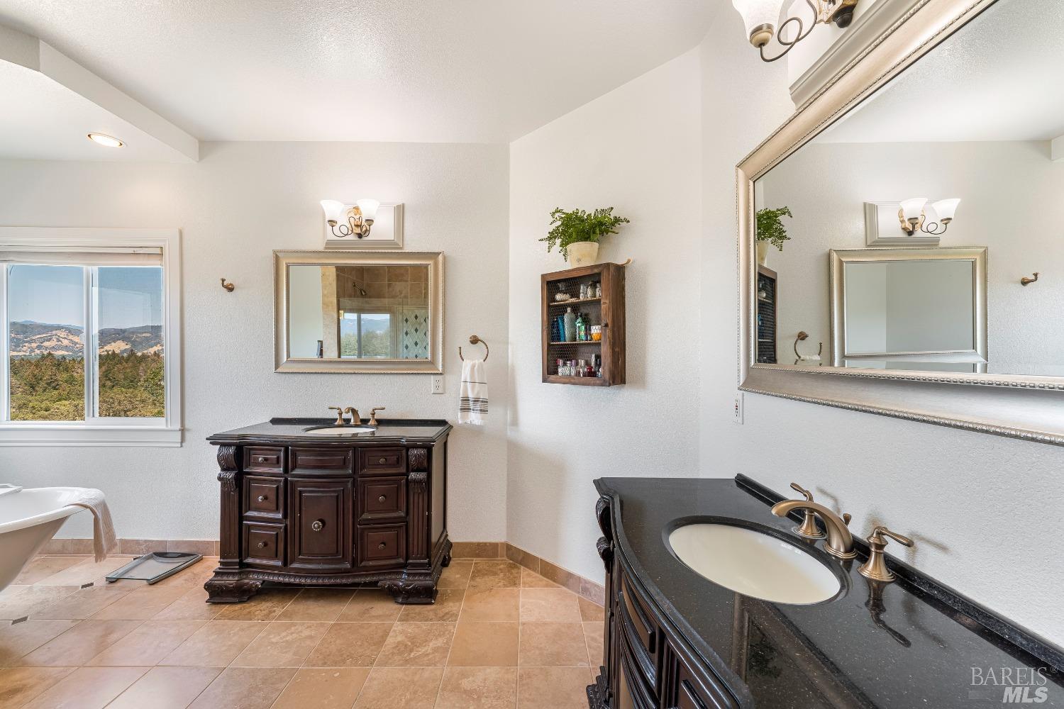 Detail Gallery Image 23 of 49 For 7150 Lorene Rd, Redwood Valley,  CA 95470 - 4 Beds | 2/2 Baths
