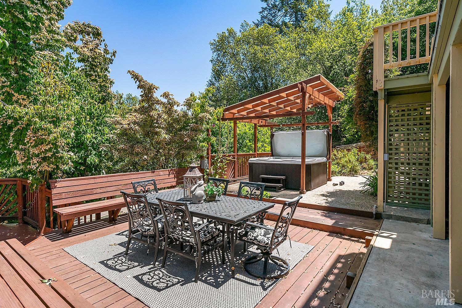 1367 Tilton Rd, Sebastopol, CA 95472 2 Beds 3 Baths (PendingDoNotShow) BA323043253 REBAREIS