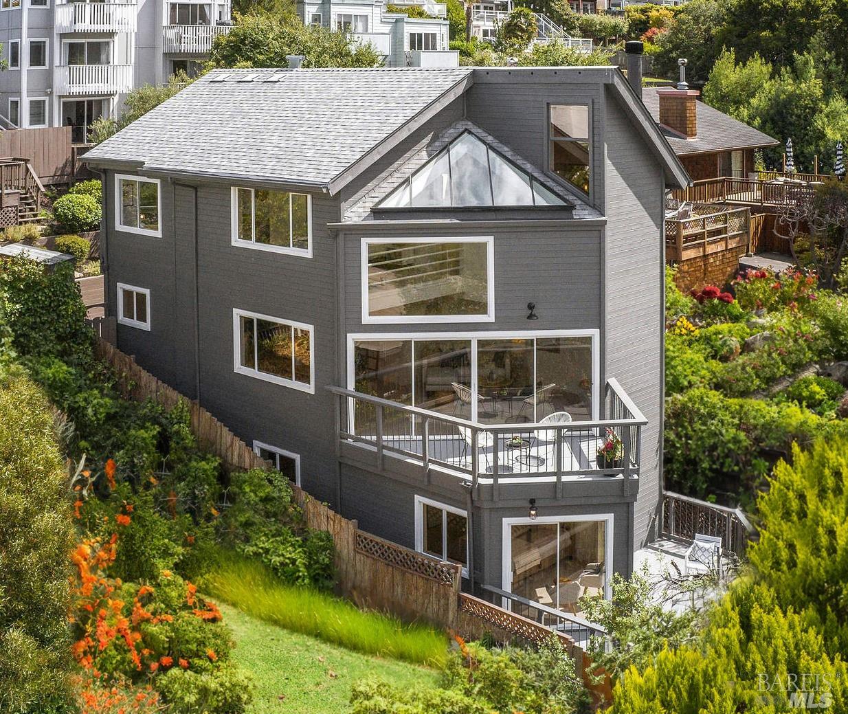 1 Contemporary Coastal View Home & 1 Captain's Cottage = Amazing Rare oppty for owner/user, income or investment!  509 Easterby, built in 1989, is a 3 story, light filled modern gem w/ epic Bay views! This 3BR/2.5BA, 2070 SF home is set back from street for privacy & weather & great indoor/outdoor entertaining spaces!   Entry lvl includes 2 spacious guest BRs (1 w/vu deck), storage, Lndry closet (W/D) and BR w/tub. Upstairs opens to great room with vaulted ceiling, skylights, fireplace, view deck, loft primary suite above, powder room and Chef's kitchen that opens to expansive priv. terraced garden, decks & outdoor kitchen!  The entire upper lvl is primary ste w/ pano Bay vus, vaulted ceiling, skylights, sep. sitting rm w/deck, wall of closets and spacious bathroom. Abundant recent upgrades incude new roof, sewer lateral, high quality interior/exterior paint, new irrigation, landscaping, lighting, flooring and more. 509A Easterby, the Captain's Cottage circa 1907 has been a popular rental with long term tenants. Loaded w/charm, this light filled 1BR/1BA w/remodeled kitchen, updated BA, W/D, DR, lrge deck, priv. patio. 2 car garage and separate storage have been shared. Located 1 blk from Schoonmaker Beach, Caledonia, 1/2 blk to transportation and move-in ready!