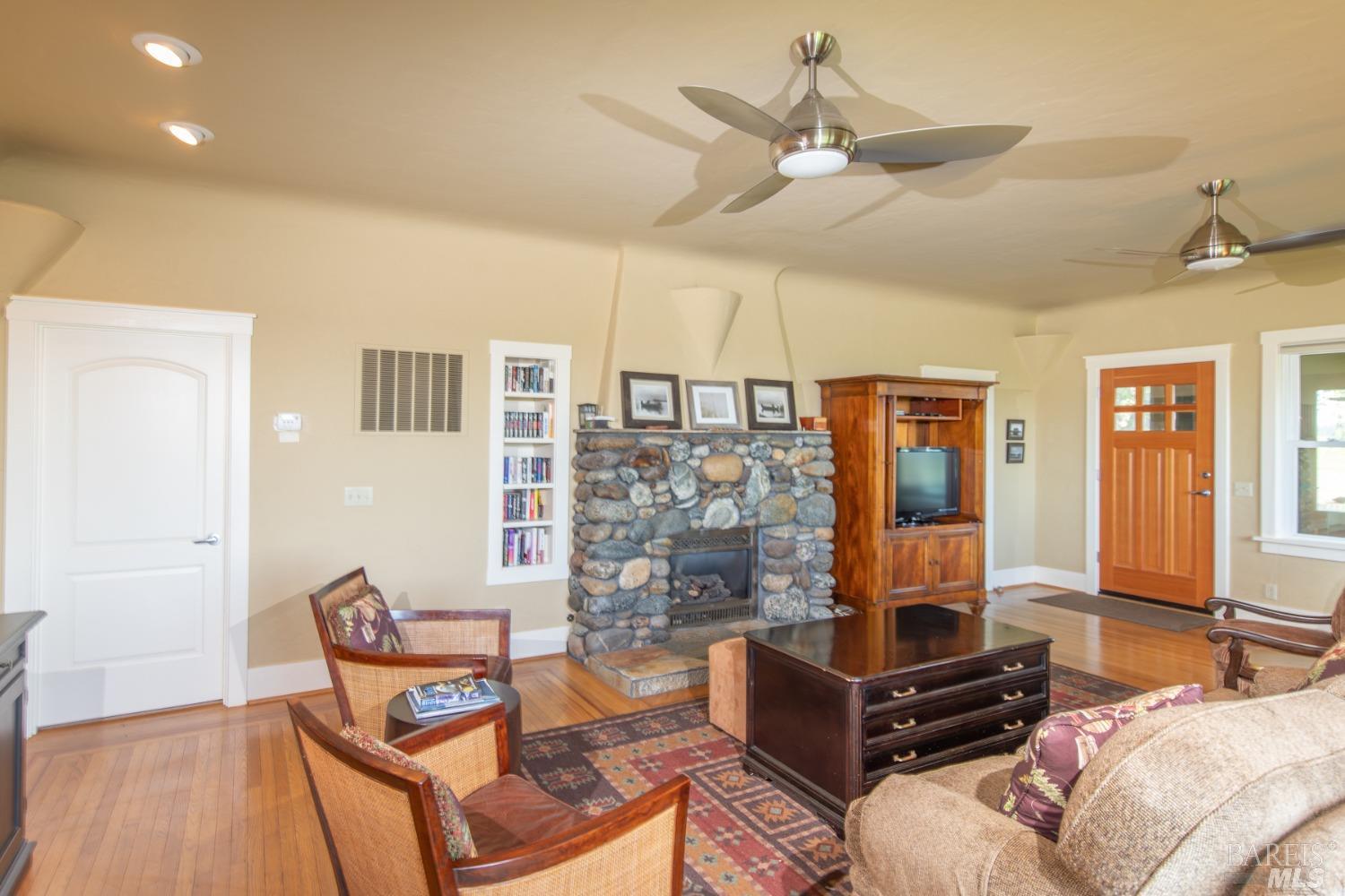 Detail Gallery Image 11 of 43 For 42369 Horr Rd, Mcarthur,  CA 96056 - 3 Beds | 2 Baths
