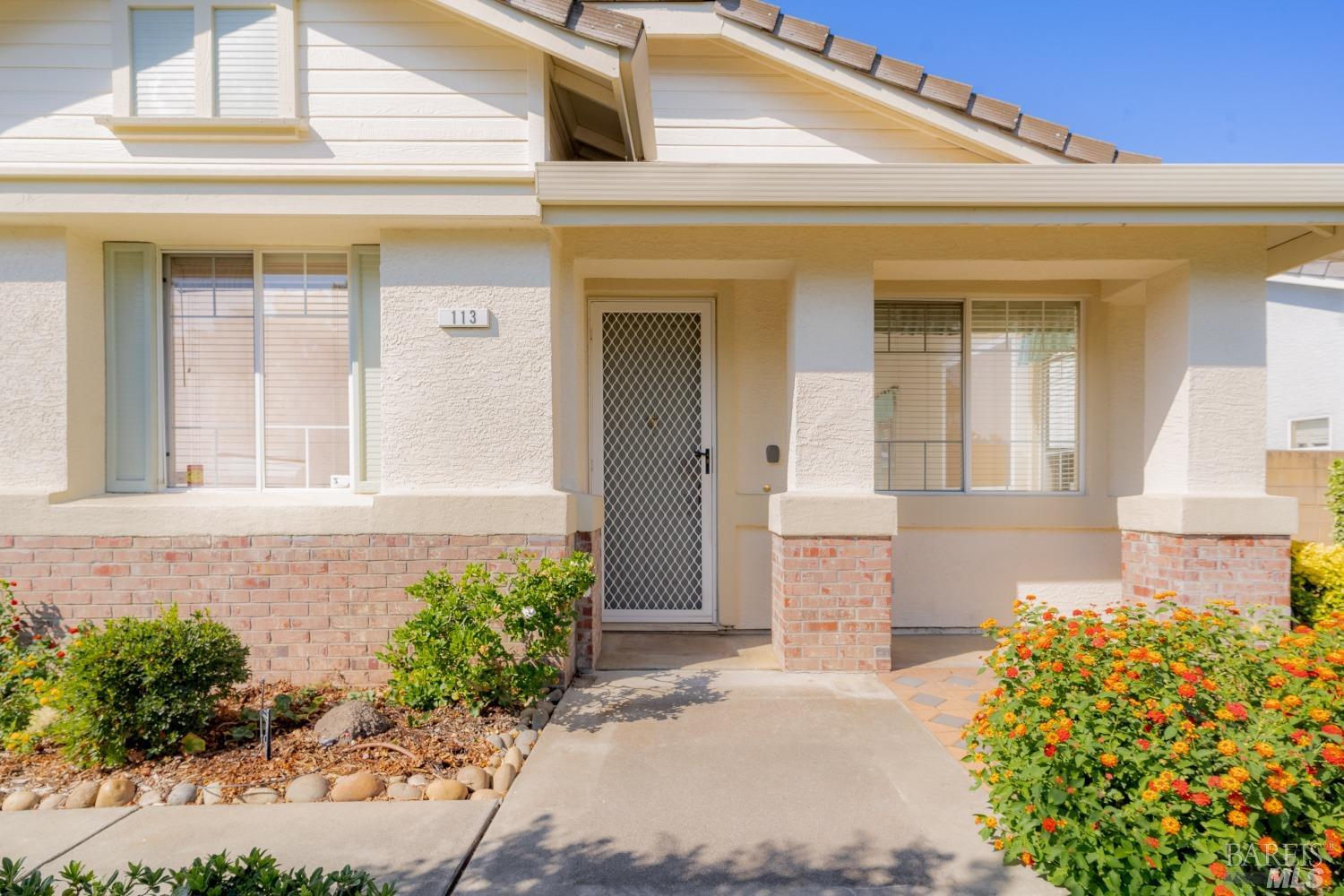 Detail Gallery Image 8 of 55 For 113 Amethyst Dr, Vacaville,  CA 95687 - 2 Beds | 2 Baths