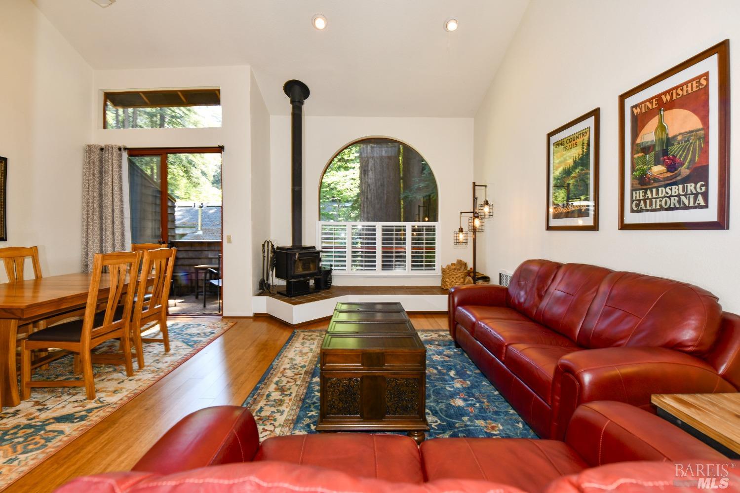 Photo of 14090 Sosna Wy in Guerneville, CA