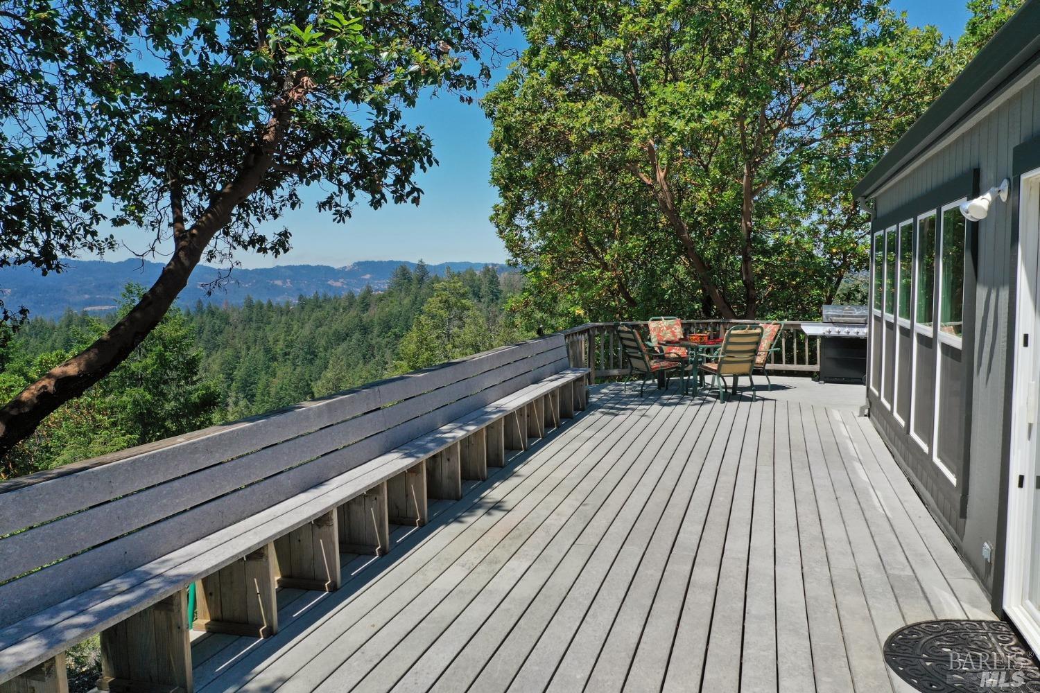 Photo of 505 Mcnair Rd in Cloverdale, CA