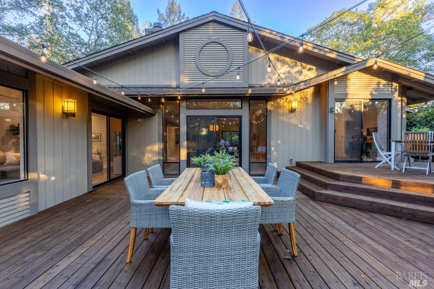 Photo of 216 Knoll Pl in St Helena, CA