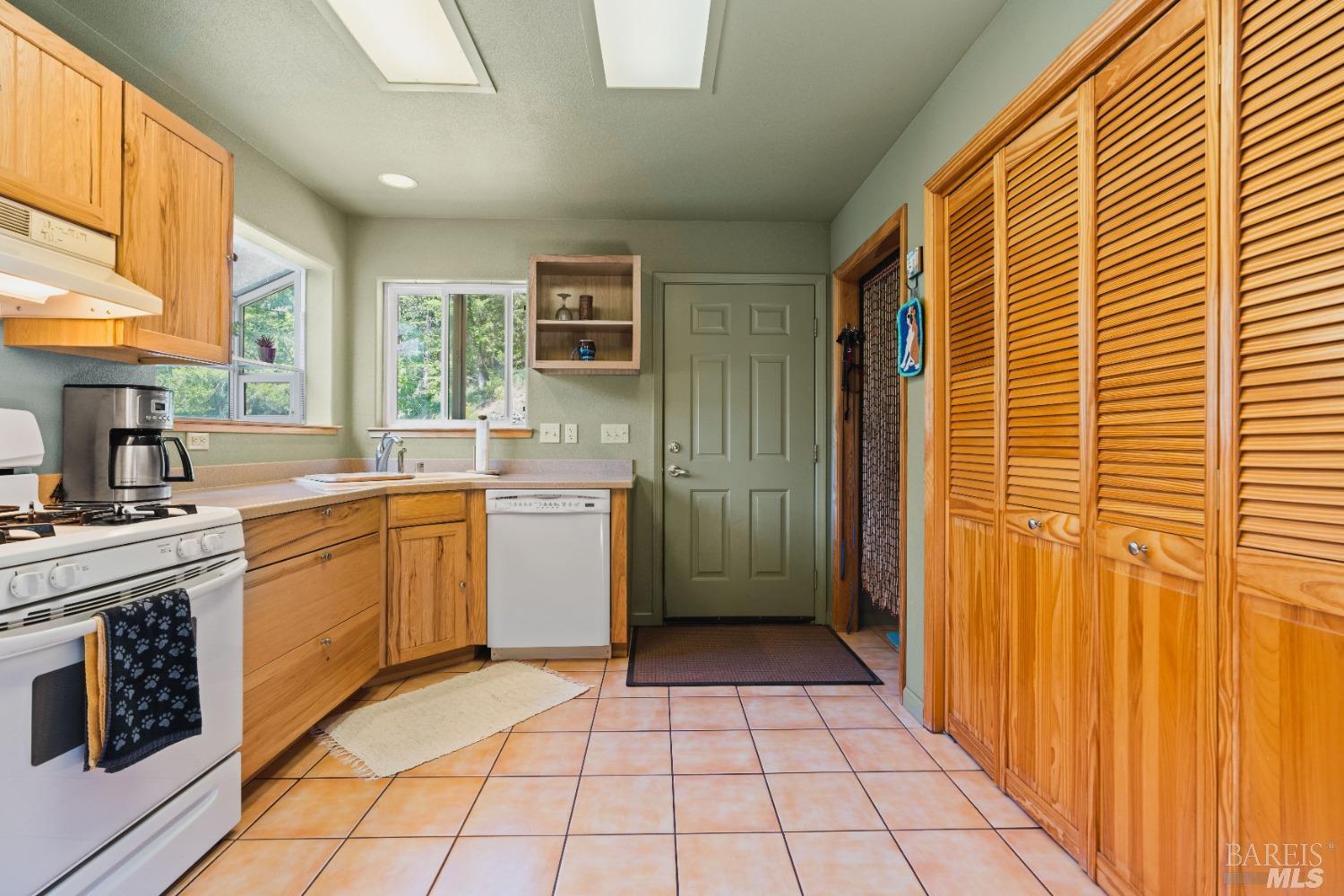 Detail Gallery Image 5 of 62 For Address Is Not Disclosed, Willits,  CA 95490 - 3 Beds | 3/1 Baths