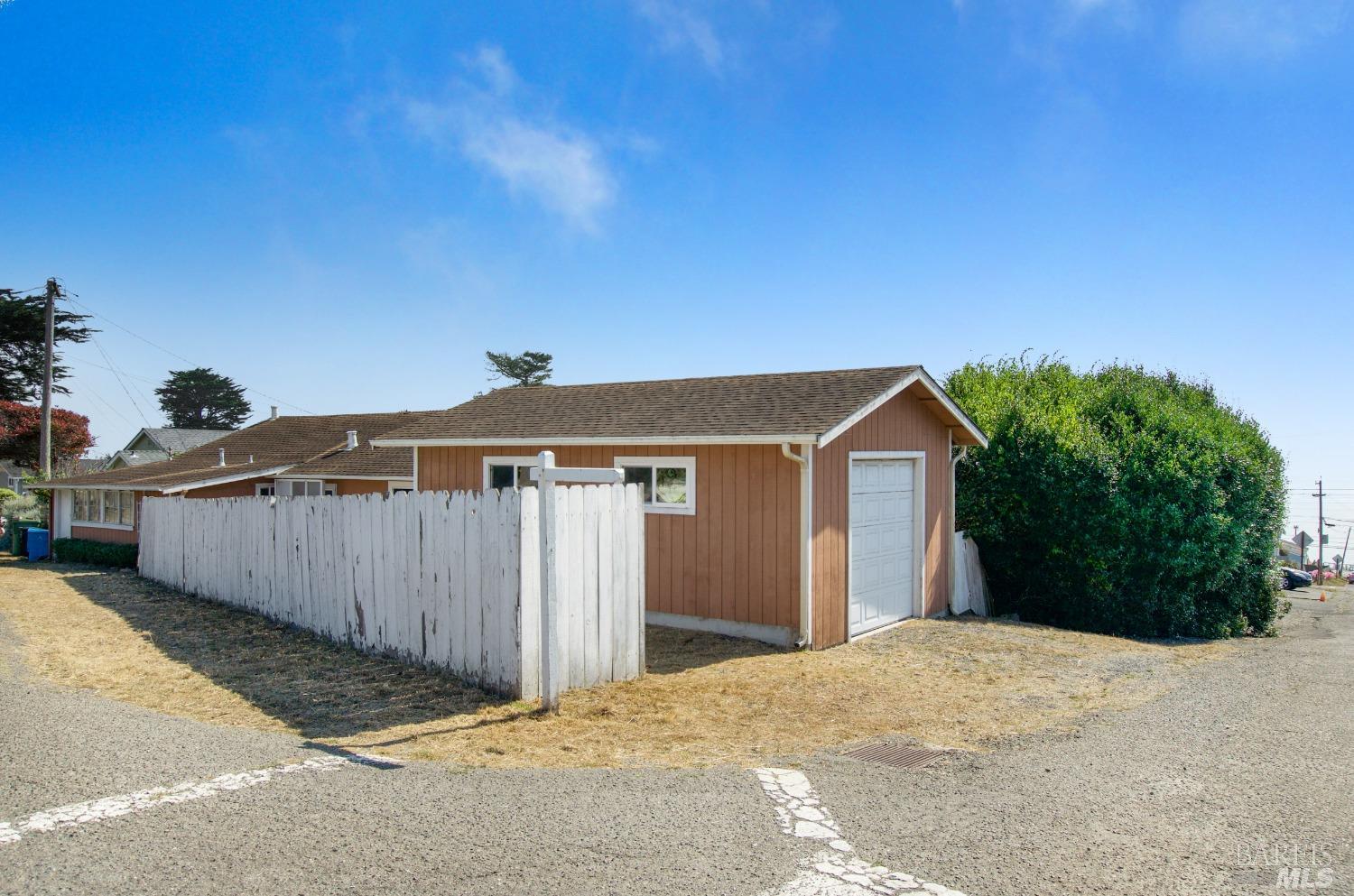 Detail Gallery Image 3 of 31 For 1235 Bay View St, Bodega Bay,  CA 94923 - 2 Beds | 1 Baths