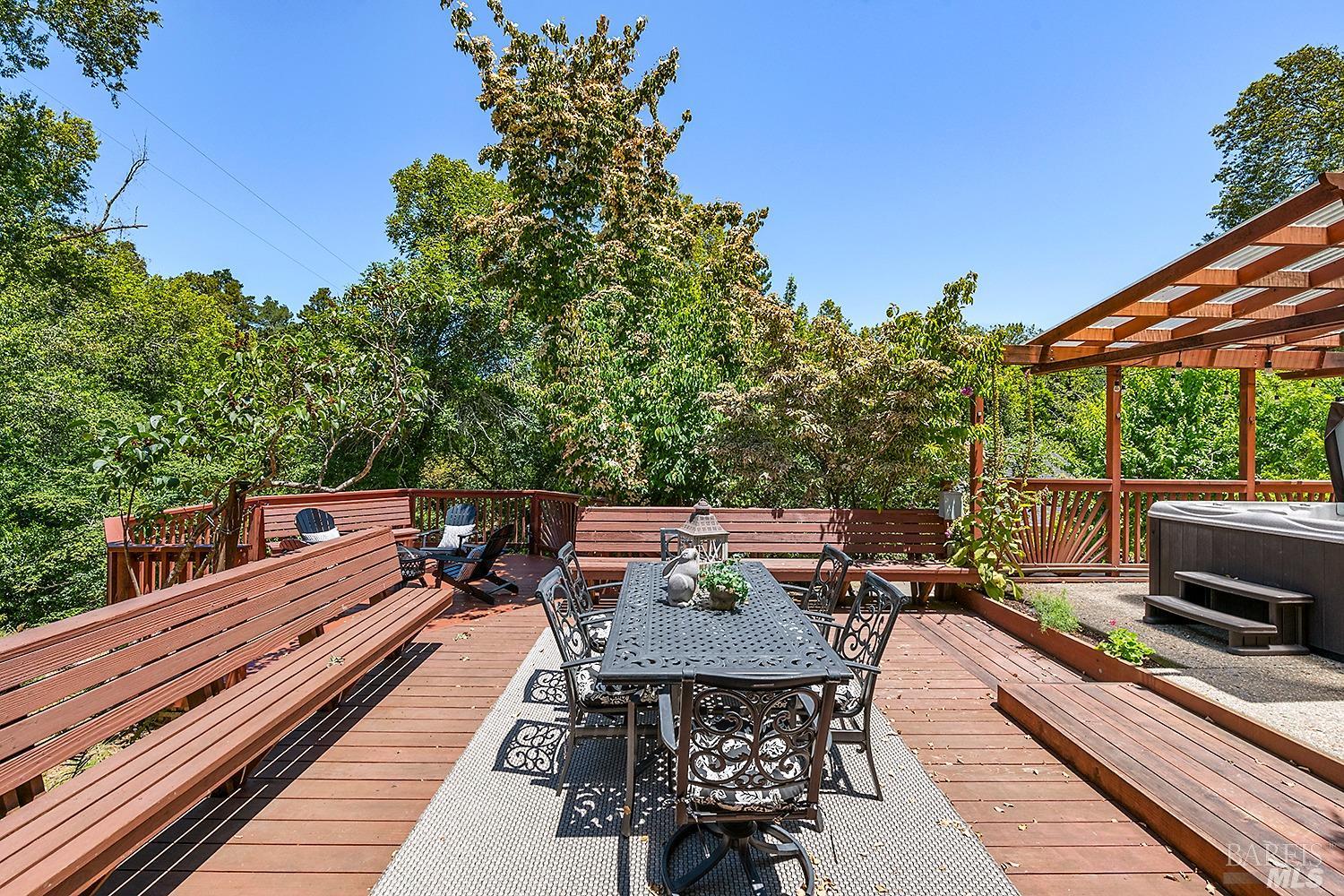 1367 Tilton Rd, Sebastopol, CA 95472 2 Beds 3 Baths (PendingDoNotShow) BA323043253 REBAREIS