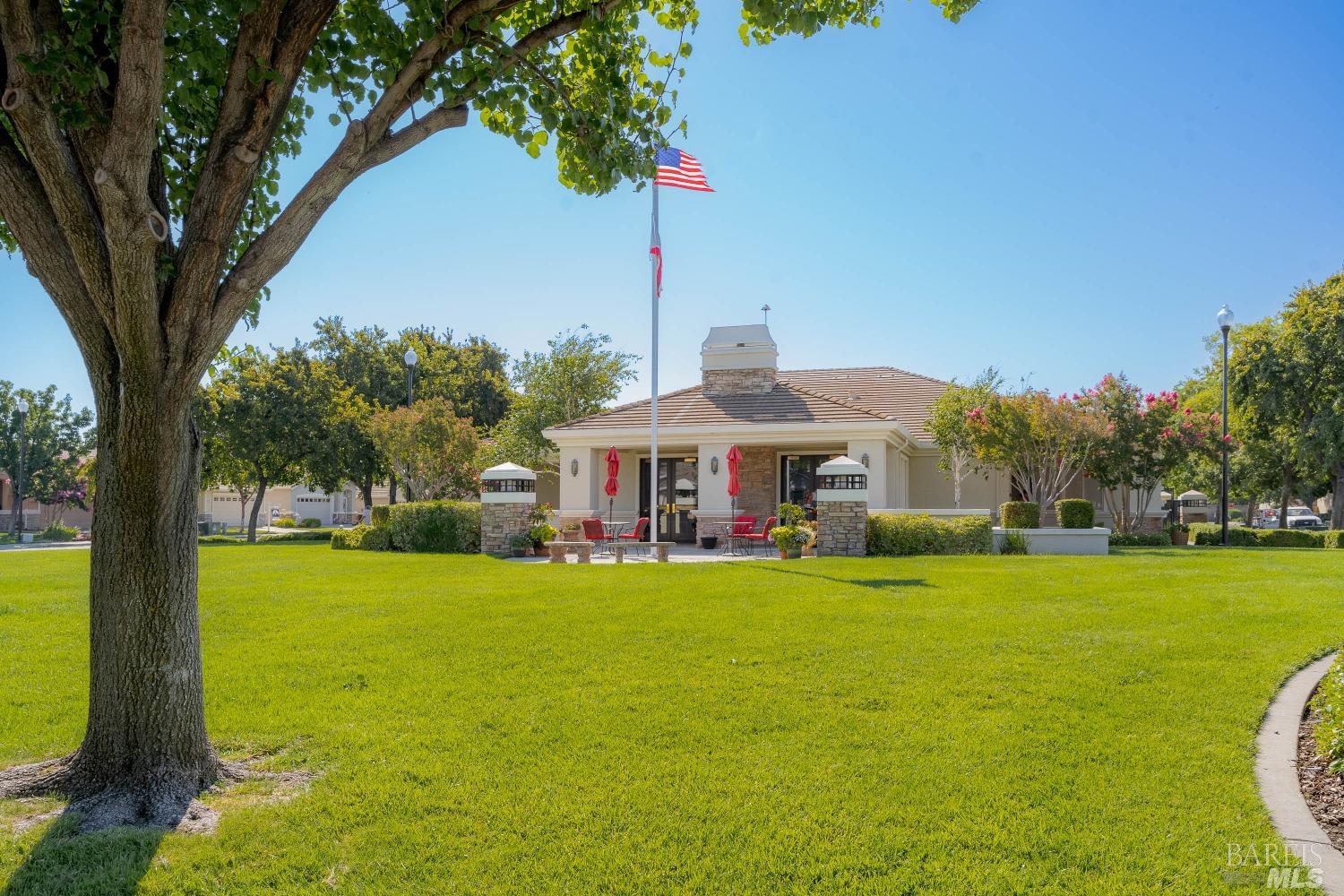 Detail Gallery Image 16 of 55 For 113 Amethyst Dr, Vacaville,  CA 95687 - 2 Beds | 2 Baths