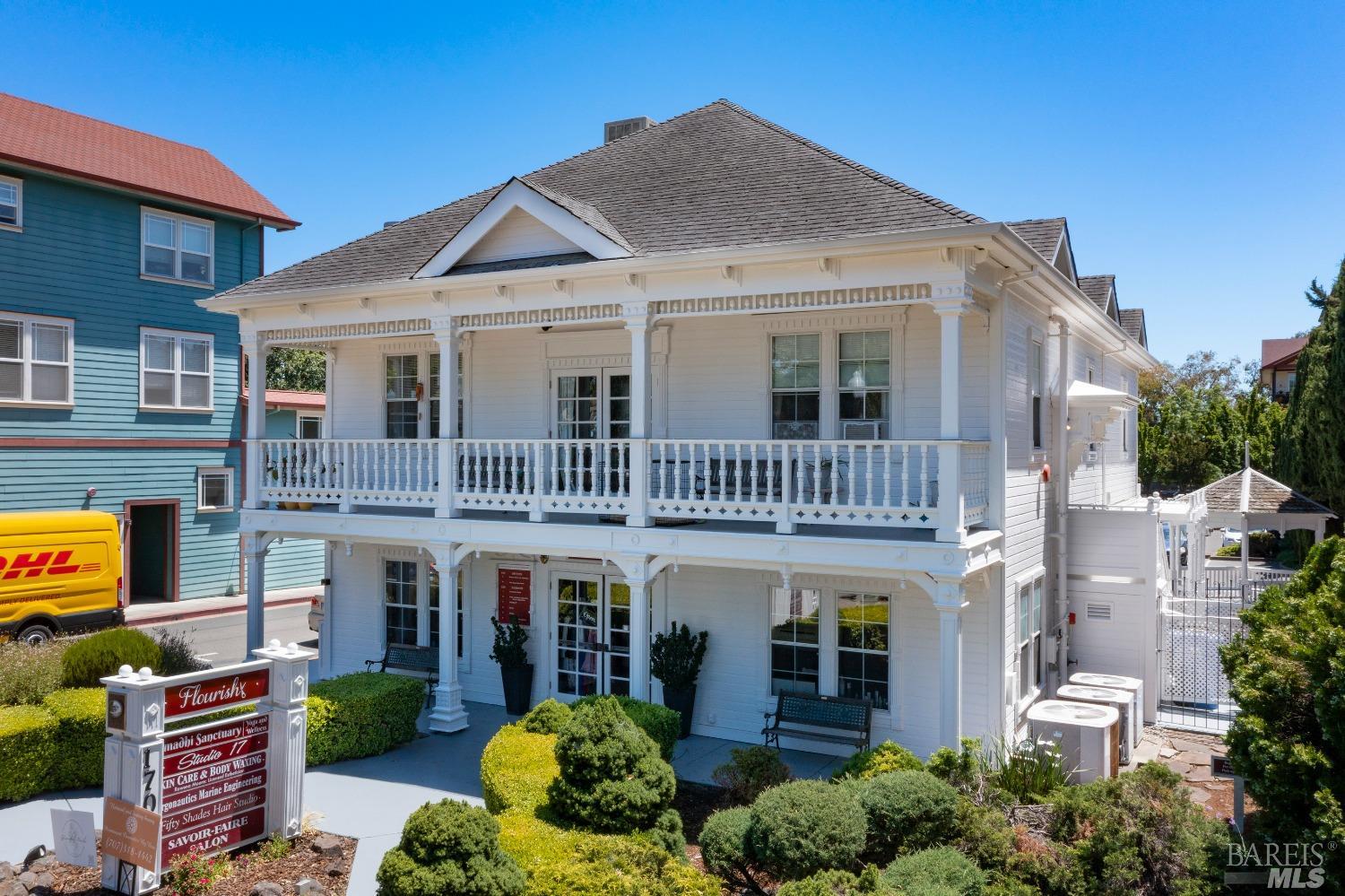 Photo of 170 Windsor River Rd in Windsor, CA