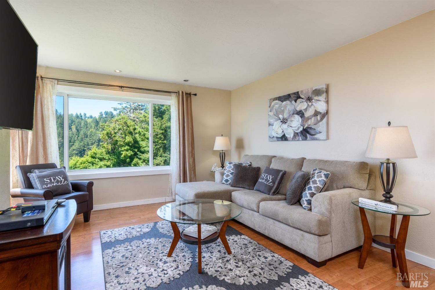 Detail Gallery Image 4 of 20 For 43501 Hillcrest Dr #15,  Manchester,  CA 95459 - 3 Beds | 2/1 Baths
