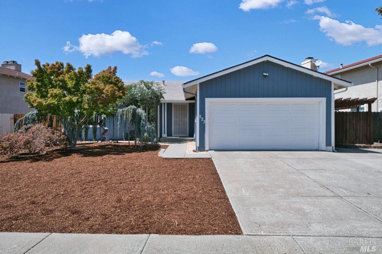Photo of 223 Beechnut Dr in Hercules, CA