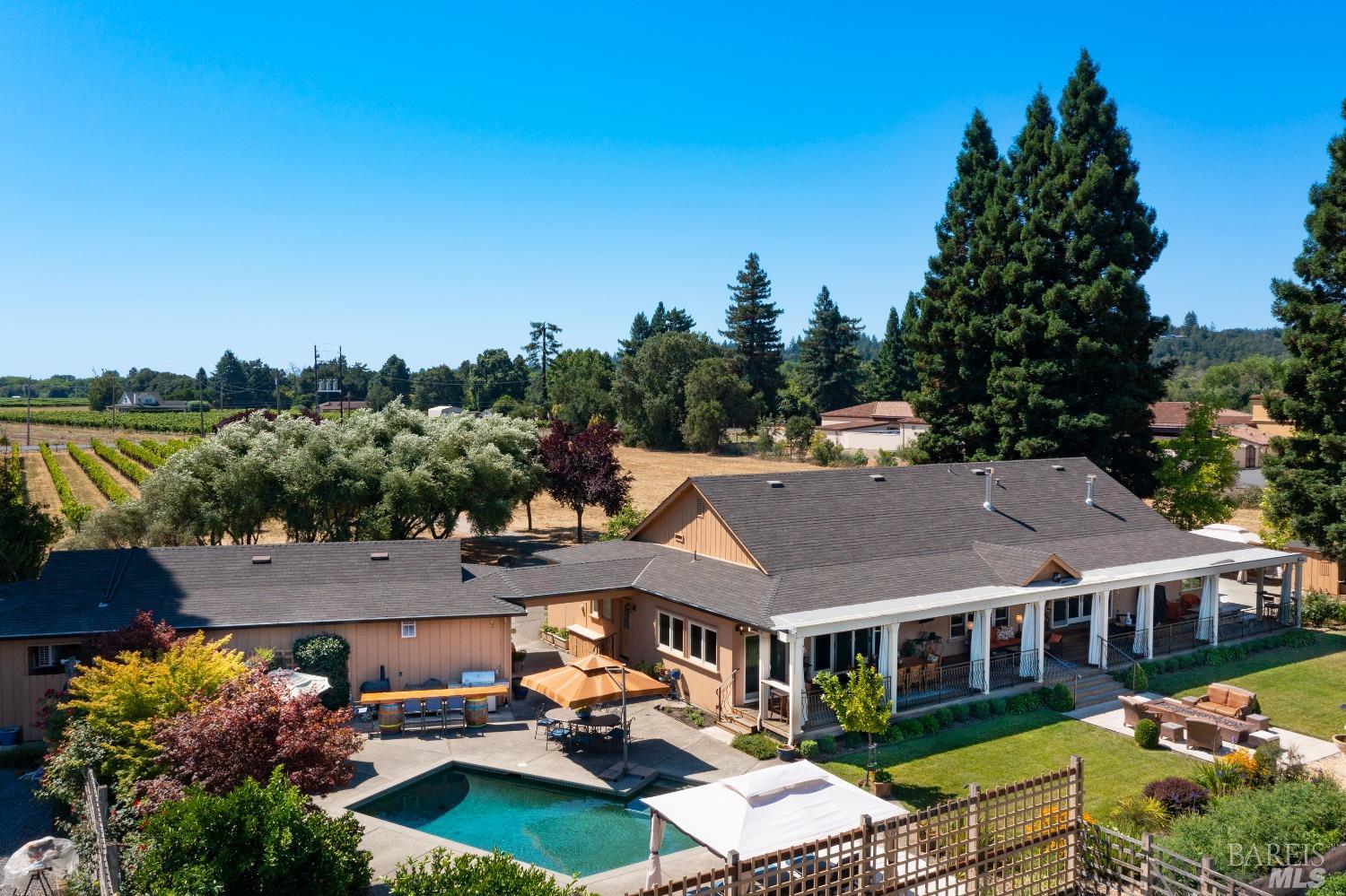 Photo of 515 Westside Rd in Healdsburg, CA