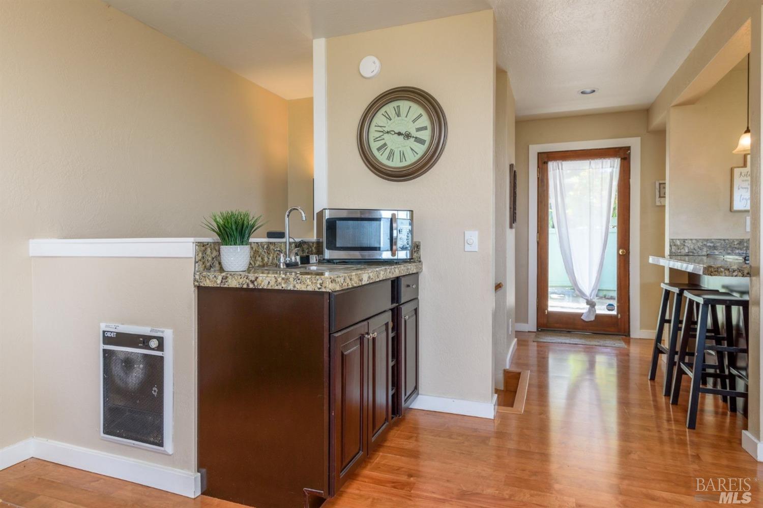 Detail Gallery Image 8 of 20 For 43501 Hillcrest Dr #15,  Manchester,  CA 95459 - 3 Beds | 2/1 Baths
