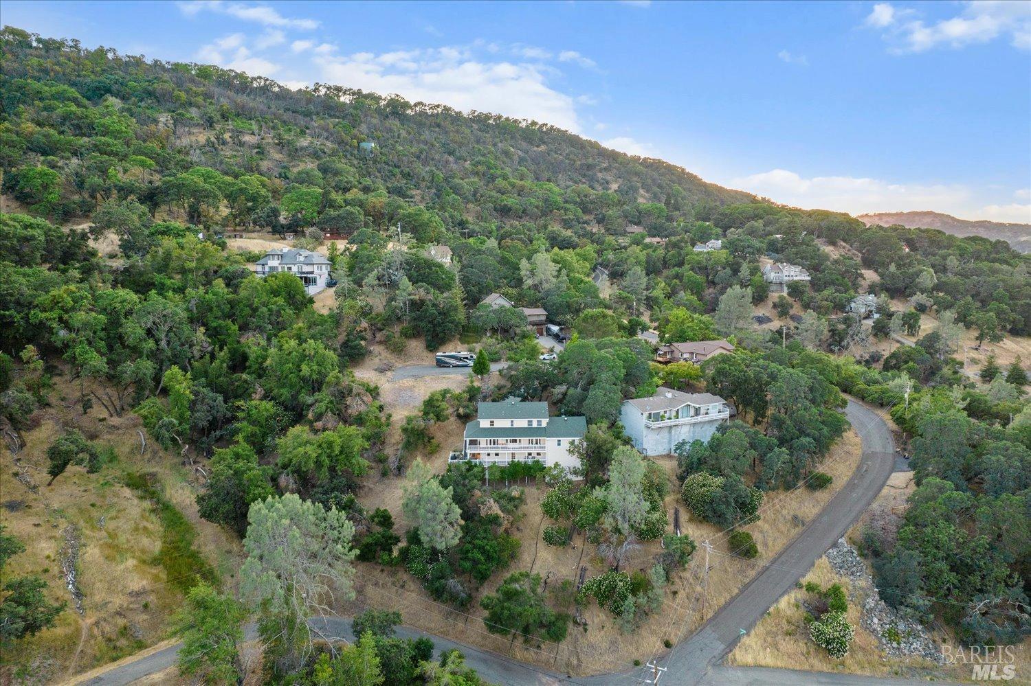 14 Blackwood Ct, Napa, CA 94558 5 Beds 3/1 Baths (Active