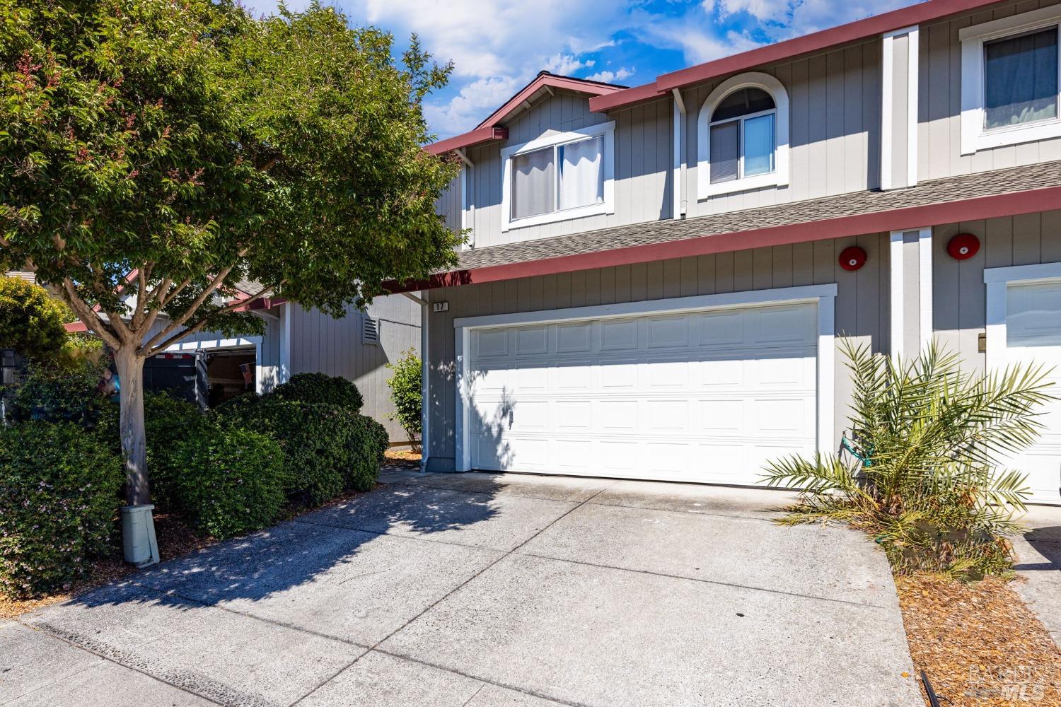 Photo of 17 Regents Cir in Rohnert Park, CA