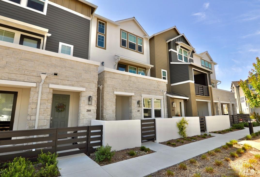 Photo of 287 Gambrel Cir in Santa Rosa, CA