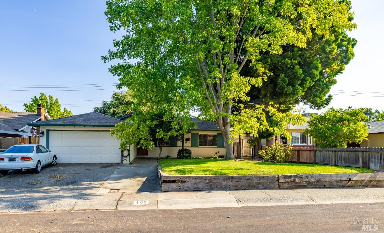 Photo of 463 Buckeye St in Vacaville, CA
