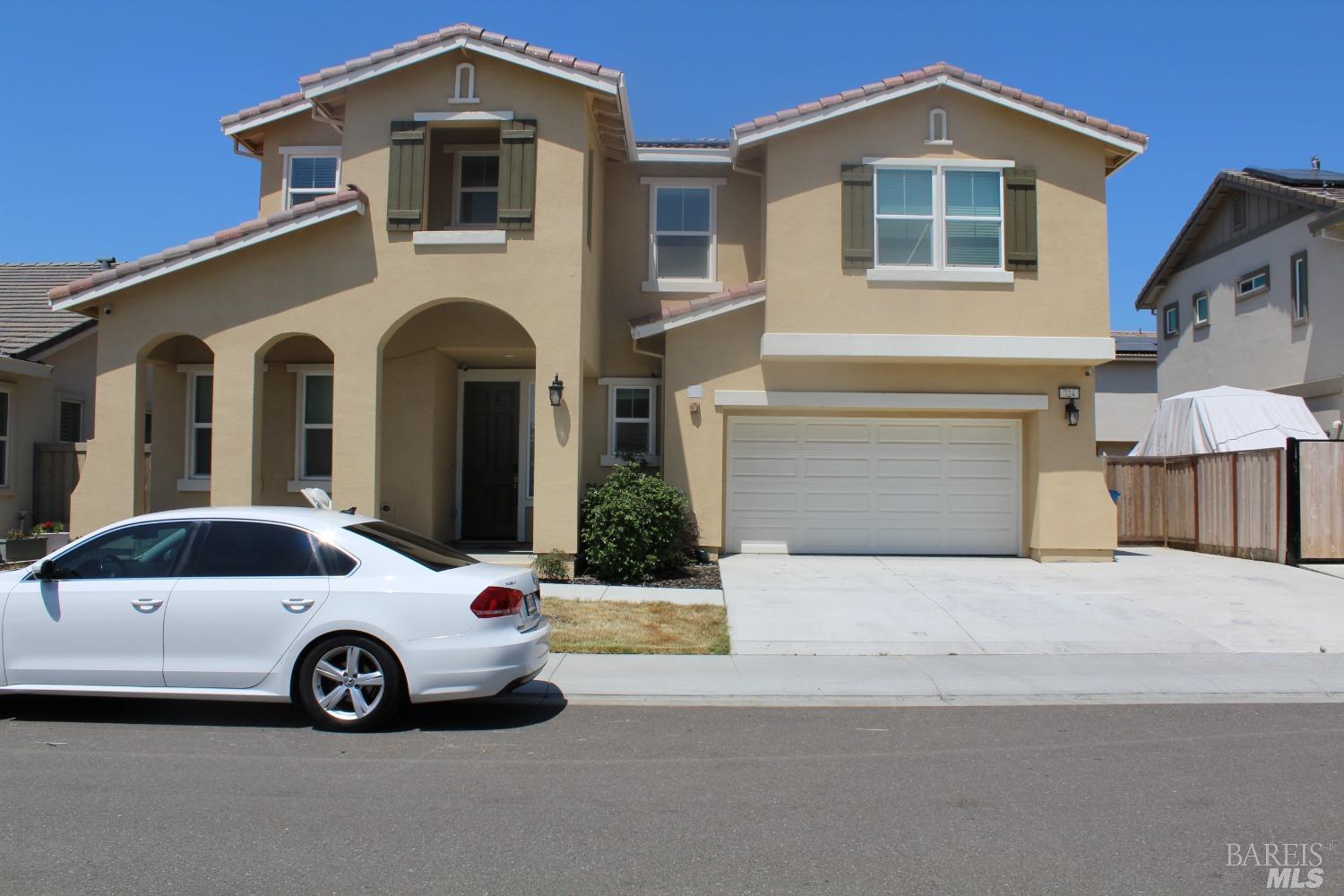 Photo of 724 Razorbill St in Vacaville, CA