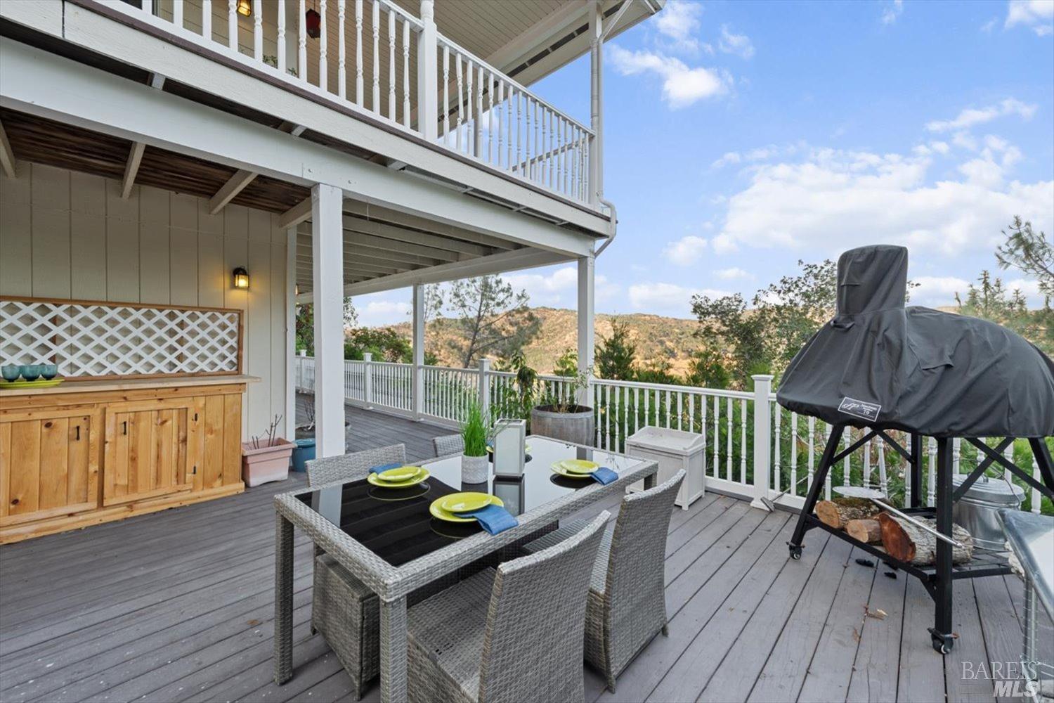 14 Blackwood Ct, Napa, CA 94558 5 Beds 3/1 Baths (Active