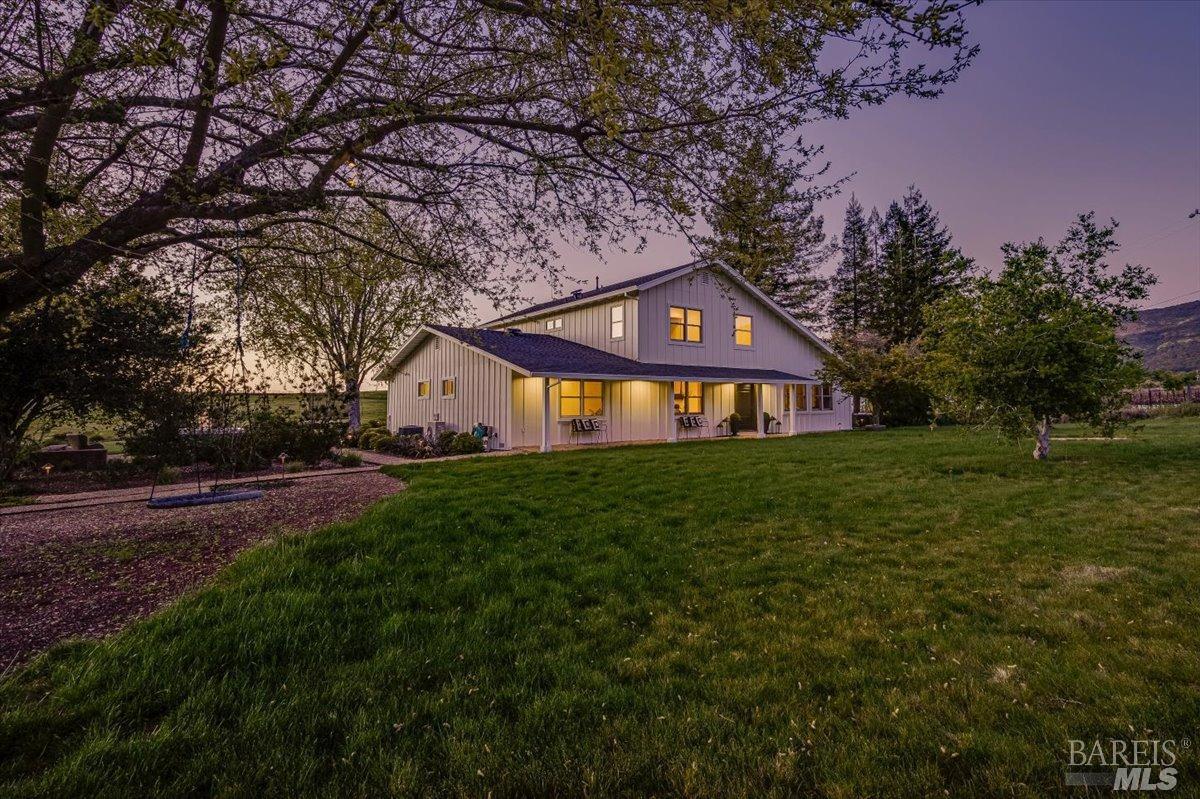 Photo of 142 Kreuzer Ln in Napa, CA