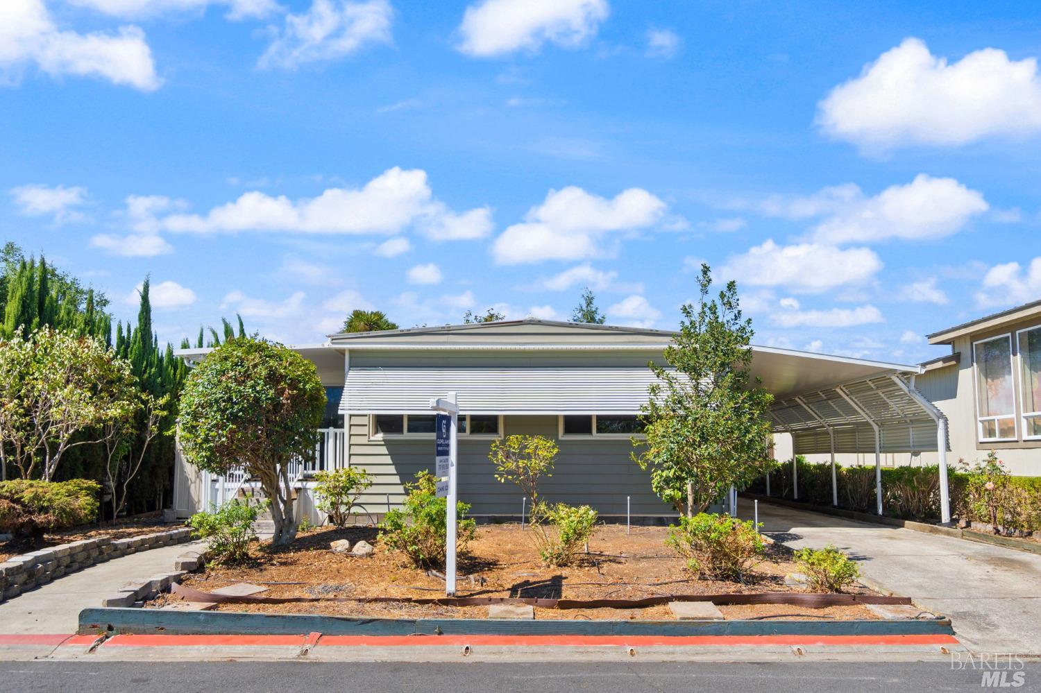Photo of 124 Cabana Dr in Napa, CA