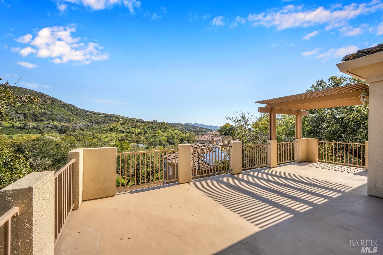 Photo of 316 Alta Mesa Cir in Napa, CA
