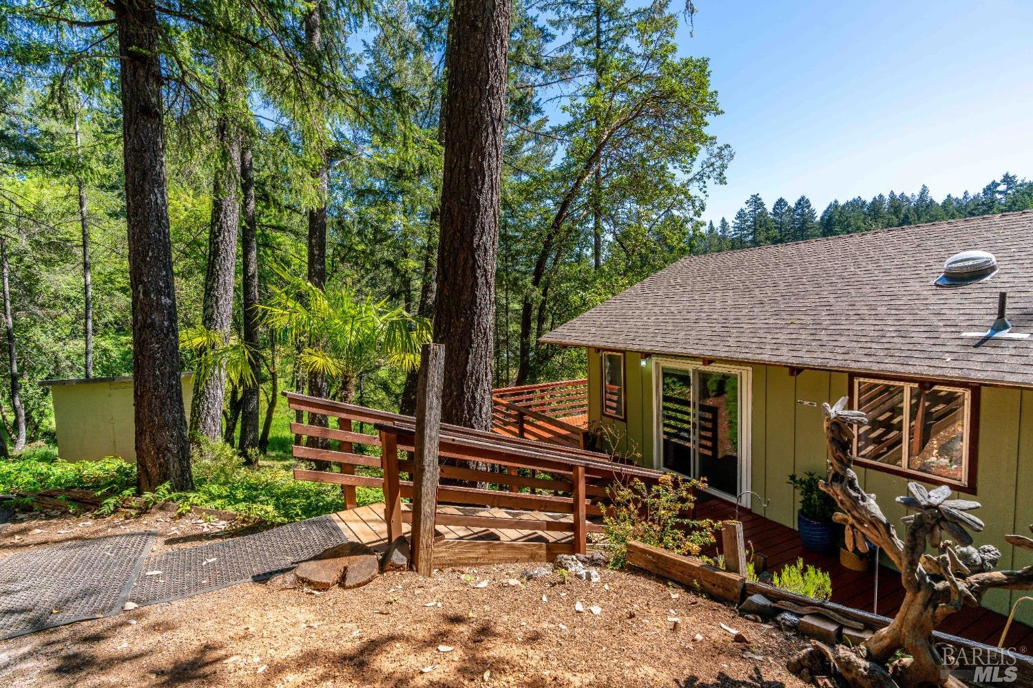Detail Gallery Image 18 of 24 For 26720 Hawk Rd, Willits,  CA 95490 - 2 Beds | 1 Baths
