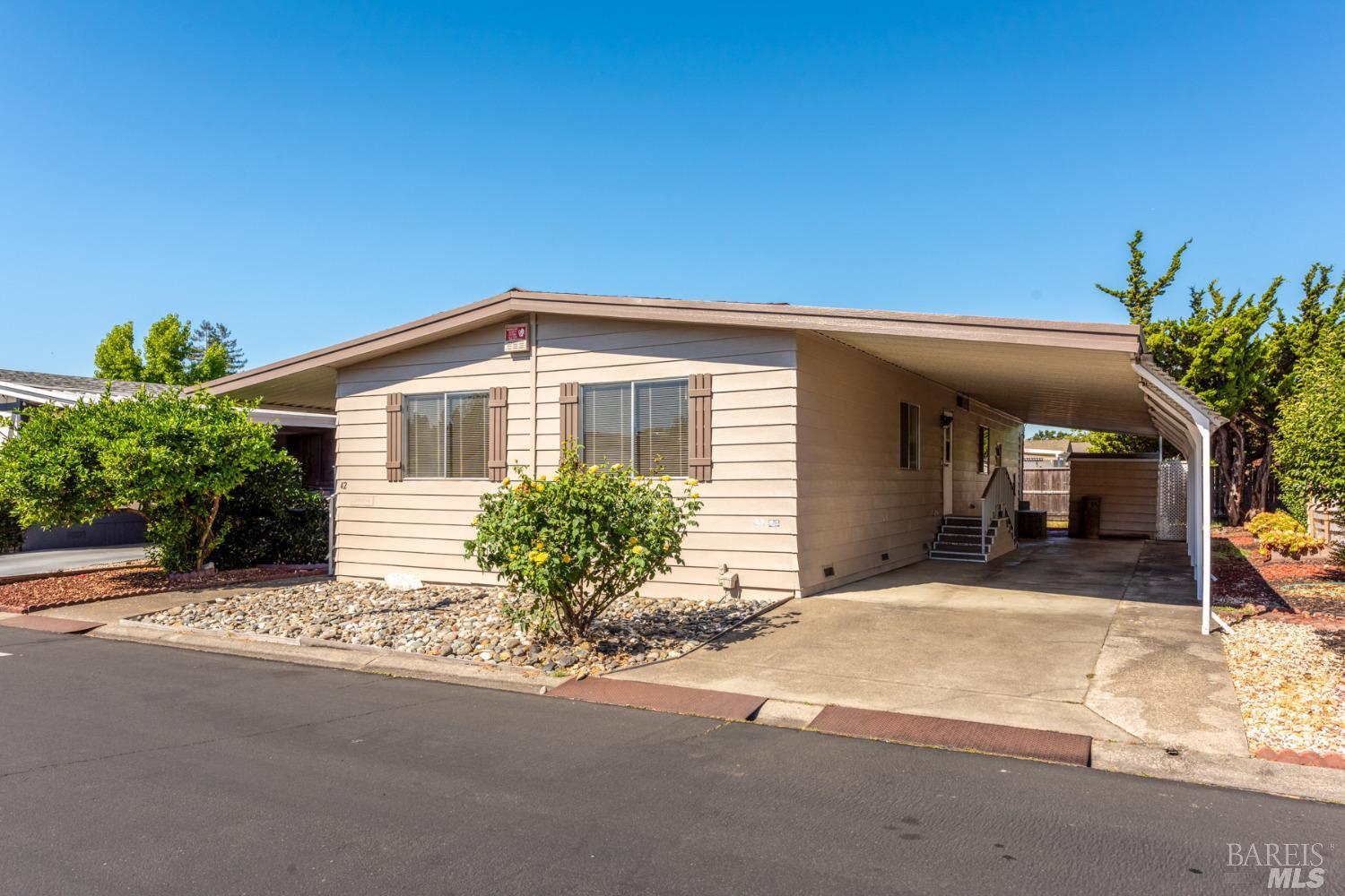 Photo of 42 Estrella Dr in Santa Rosa, CA