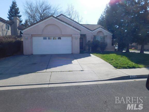 Photo of 600 Roscommon Pl in Vacaville, CA