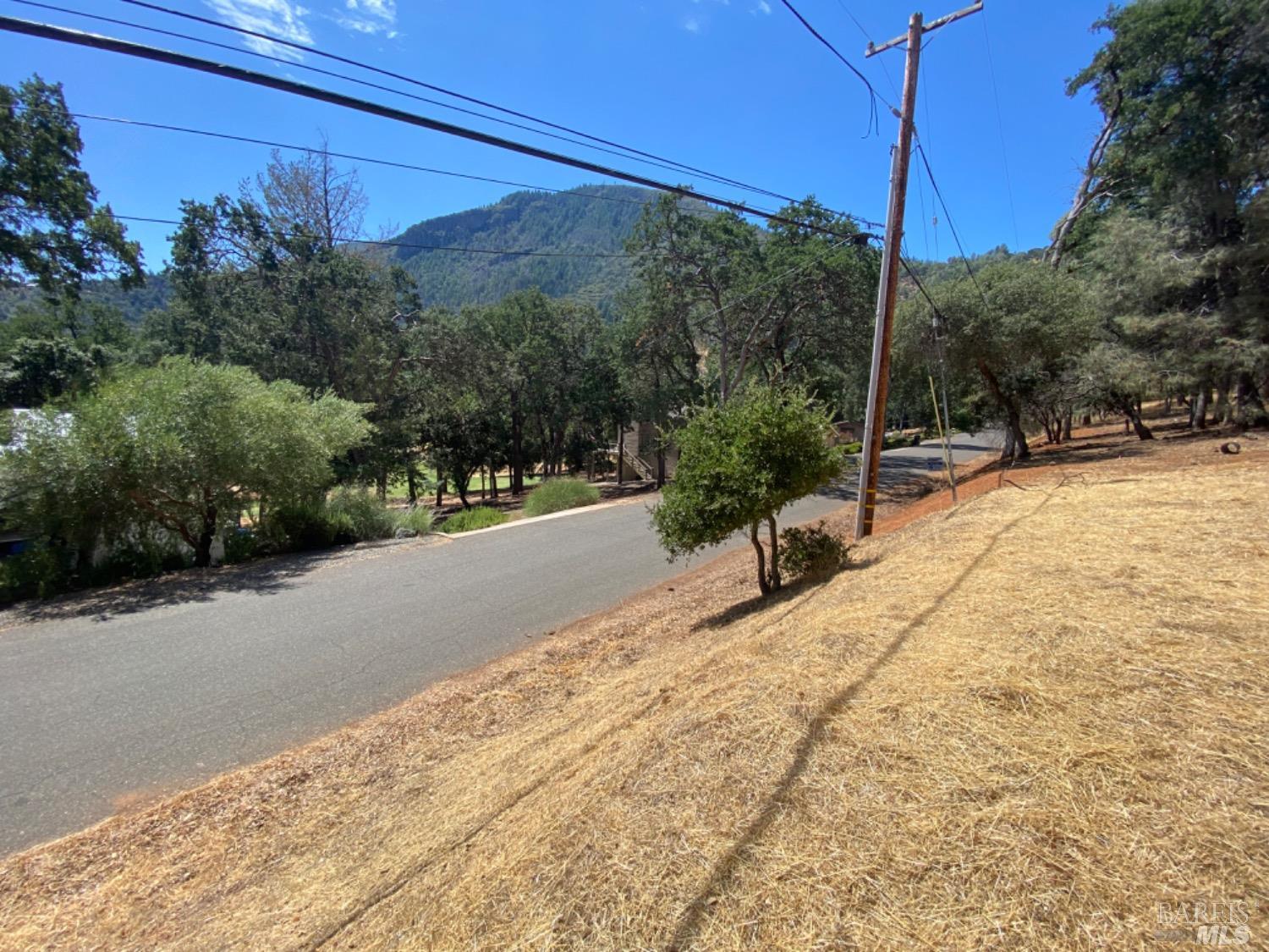 Photo of 2671 Greenway Dr in Kelseyville, CA