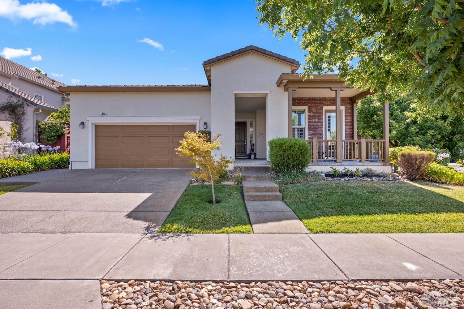 Photo of 404 Bordeaux Wy in Windsor, CA