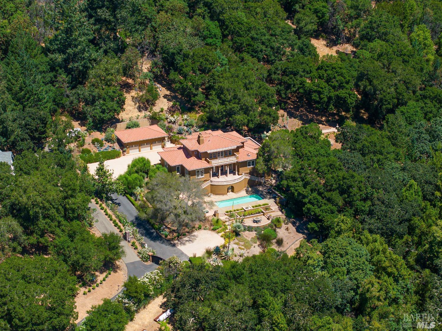 Photo of 870 Kinnybrook Dr in Kenwood, CA