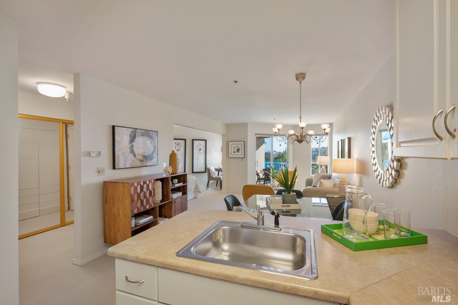 Detail Gallery Image 6 of 33 For 100 Thorndale Dr #309,  San Rafael,  CA 94903 - 1 Beds | 1 Baths