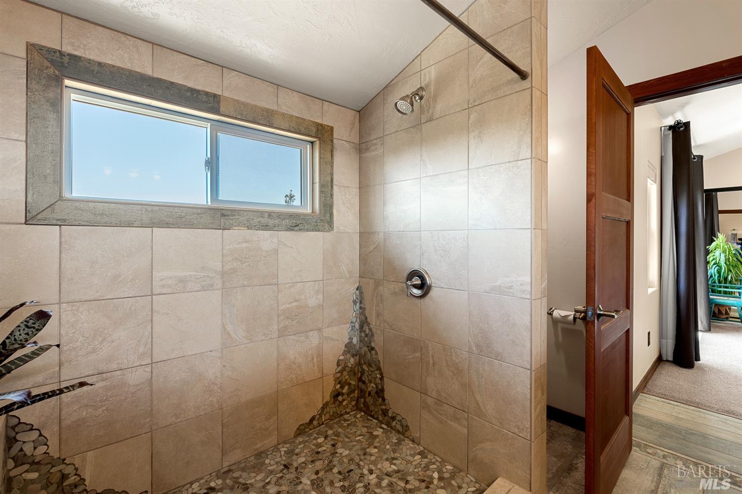 Detail Gallery Image 17 of 52 For 43951 Iversen Rd, Gualala,  CA 95445 - 3 Beds | 2/1 Baths