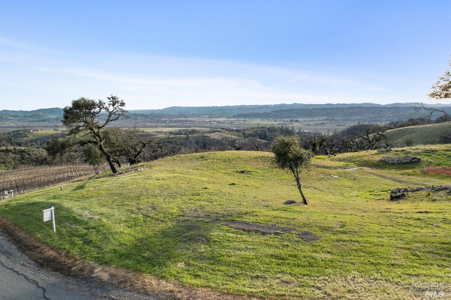 Photo of 594 Artisan Cir in Geyserville, CA