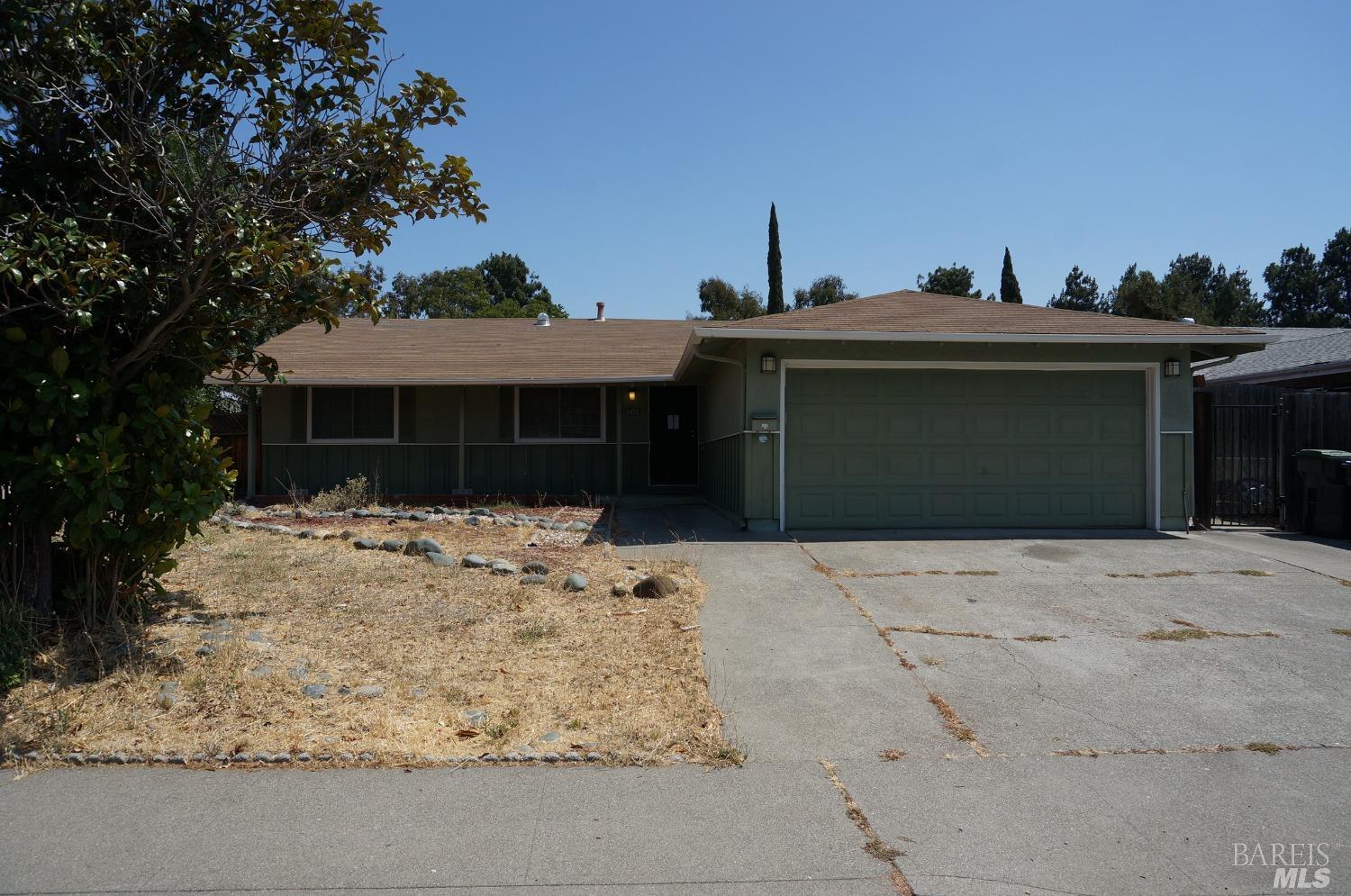 Photo of 2312 Santa Clara Dr in Fairfield, CA