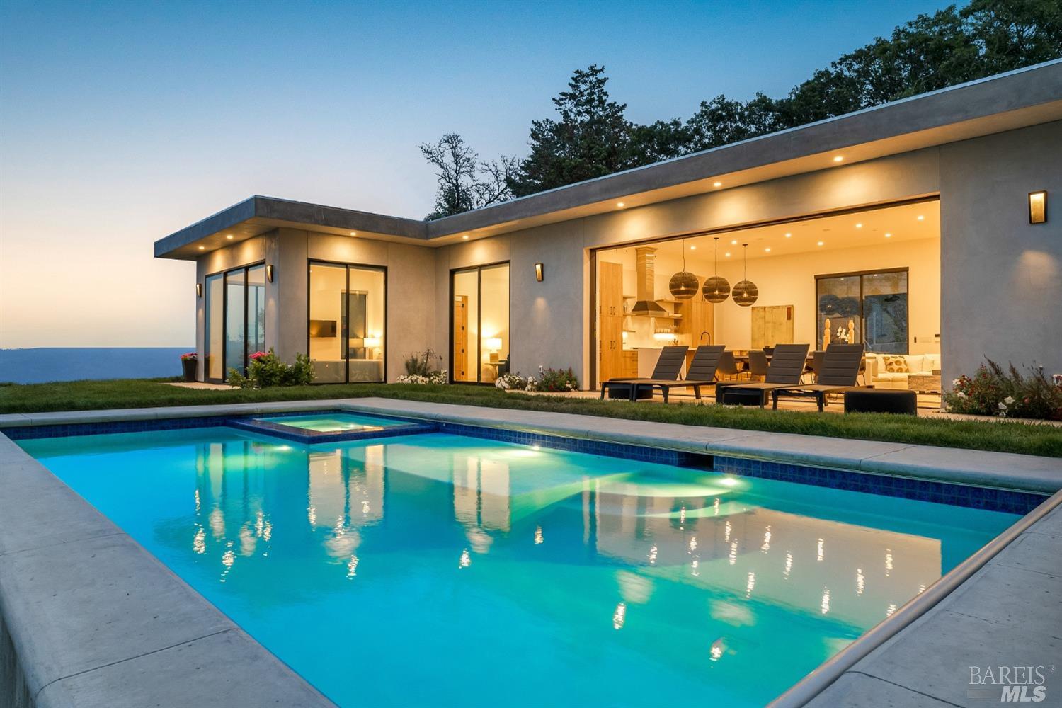 Photo of 6558 Sonoma Mountain Rd in Glen Ellen, CA