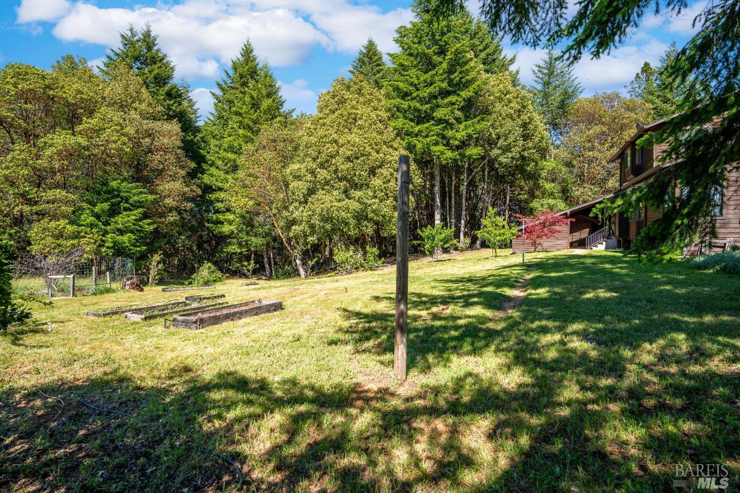 Detail Gallery Image 42 of 52 For 28751 Skyview Rd, Willits,  CA 95490 - 4 Beds | 4 Baths