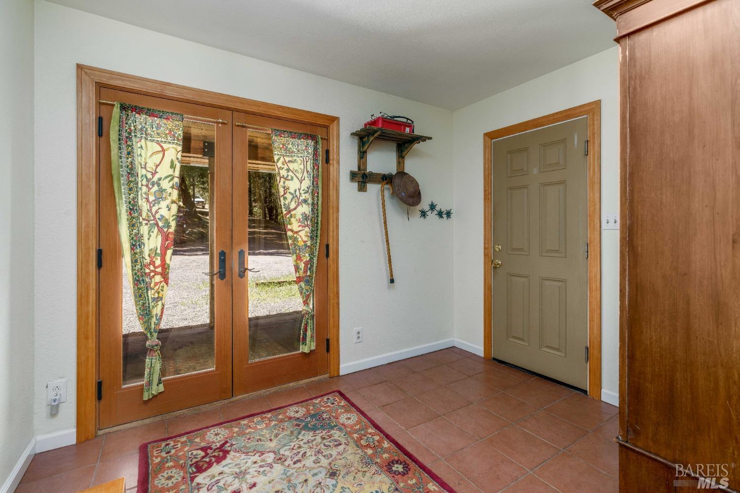 Detail Gallery Image 11 of 31 For 18581 Shafer Ranch Rd, Willits,  CA 95490 - 3 Beds | 2/1 Baths