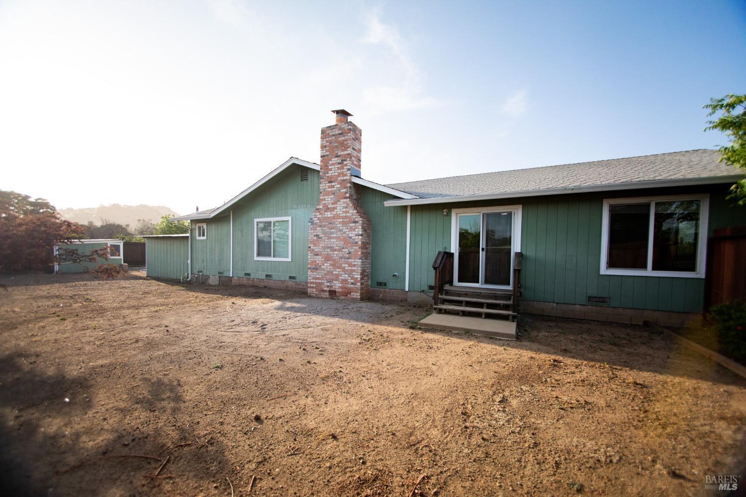 Photo of 2865 Robin Ln in Clearlake, CA